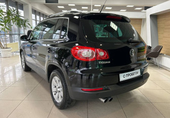 Подержанный автомобиль Volkswagen Tiguan 2010 года (7 фото)