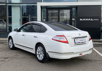 Подержанный автомобиль Nissan Teana 2012 года (7 фото)