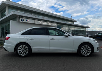 Подержанный автомобиль Audi A4 Sedan 2022 года (4 фото)