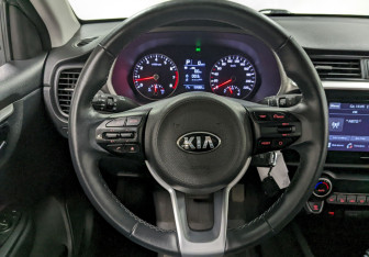 Подержанный автомобиль Kia Rio Hatchback 2020 года (24 фото)