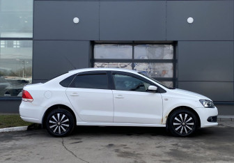 Подержанный автомобиль Volkswagen Polo Sedan 2012 года (4 фото)