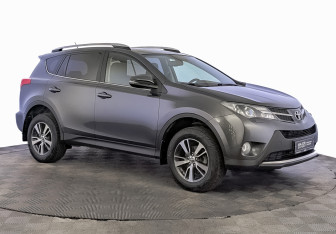 Подержанный автомобиль Toyota RAV4 2013 года (3 фото)