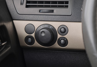 Подержанный автомобиль Opel Astra Hatchback 2008 года (9 фото)