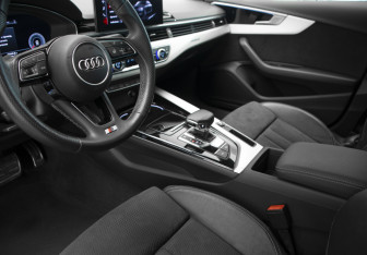 Подержанный автомобиль Audi A4 Sedan 2021 года (7 фото)
