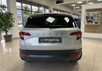 Подержанный автомобиль Skoda Karoq 2021 года (6 фото)
