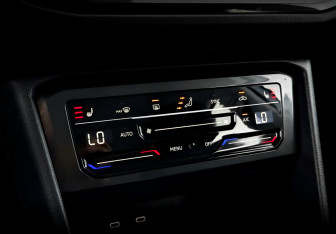 Подержанный автомобиль Volkswagen Tiguan 2021 года (26 фото)