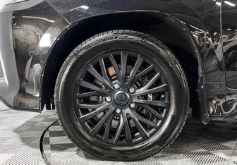 Подержанный автомобиль Lexus LX 2016 года (36 фото)