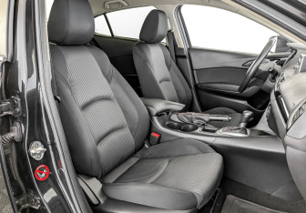 Подержанный автомобиль Mazda 3 Sedan 2014 года (23 фото)