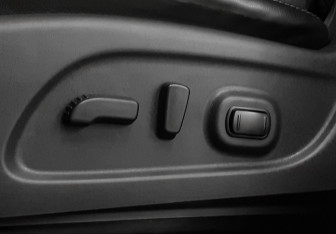 Подержанный автомобиль Nissan Pathfinder 2014 года (19 фото)