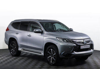 Подержанный автомобиль Mitsubishi Pajero Sport 2018 года (3 фото)