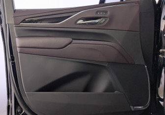 Подержанный автомобиль Cadillac Escalade Suv 2023 года (19 фото)