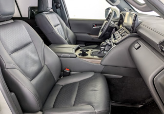 Подержанный автомобиль Toyota Land Cruiser Suv 2022 года (25 фото)