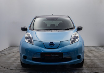 Подержанный автомобиль Nissan Leaf 2016 года (8 фото)