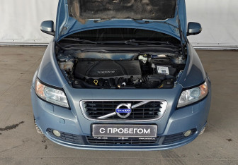 Подержанный автомобиль Volvo S40 2011 года (9 фото)