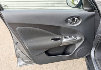 Подержанный автомобиль Nissan Juke 2012 года (18 фото)