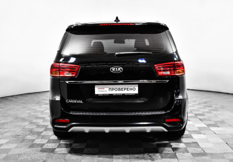 Подержанный автомобиль Kia Carnival 2018 года (6 фото)