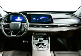 Подержанный автомобиль Chery Tiggo 8 Pro Max 2023 года (11 фото)