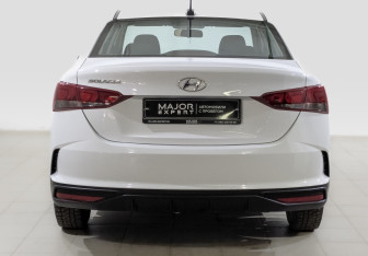 Подержанный автомобиль Hyundai Solaris Sedan 2022 года (6 фото)