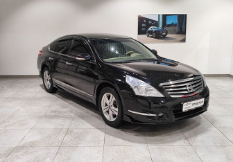 Подержанный автомобиль Nissan Teana 2011 года (3 фото)