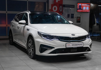 Подержанный автомобиль Kia Optima Wagon 2019 года (3 фото)