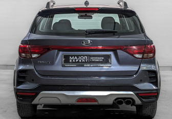 Подержанный автомобиль Kia Rio Hatchback 2021 года (6 фото)