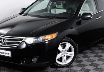 Подержанный автомобиль Honda Accord Sedan 2010 года (21 фото)