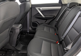 Подержанный автомобиль Geely Coolray 2023 года (18 фото)