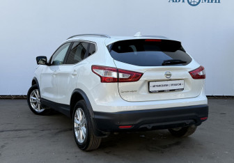 Подержанный автомобиль Nissan Qashqai 2018 года (7 фото)