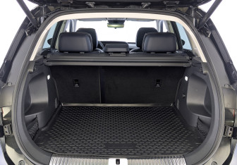 Подержанный автомобиль Hongqi HS5 2023 года (10 фото)