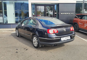 Подержанный автомобиль Volkswagen Passat Sedan 2008 года (7 фото)