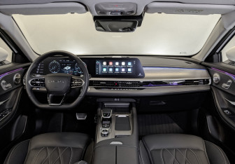 Подержанный автомобиль Chery Arrizo 8 2025 года (14 фото)