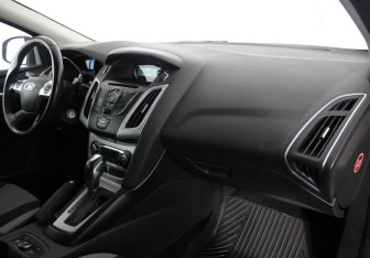 Подержанный автомобиль Ford Focus Wagon 2014 года (6 фото)