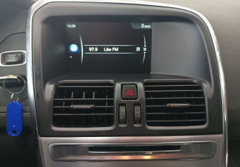 Подержанный автомобиль Volvo XC60 2016 года (11 фото)