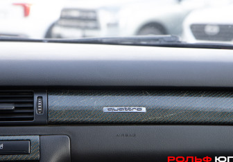 Подержанный автомобиль Audi A6 allroad 2000 года (22 фото)