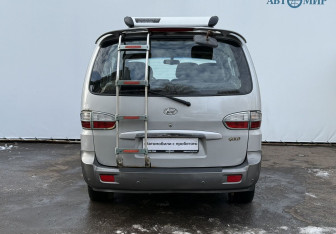 Подержанный автомобиль Hyundai Starex 2007 года (6 фото)