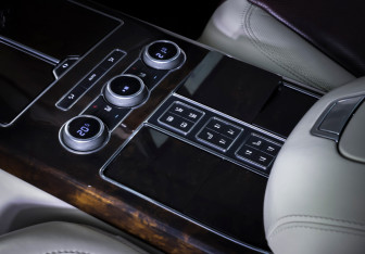 Подержанный автомобиль Land Rover Range Rover 2016 года (12 фото)