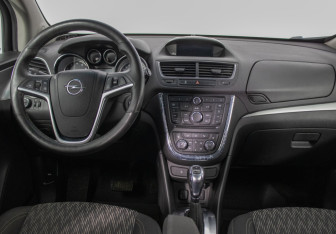 Подержанный автомобиль Opel Mokka 2014 года (13 фото)