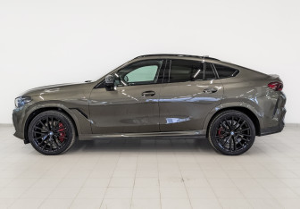 Подержанный автомобиль BMW X6 2022 года (8 фото)