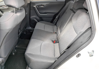 Подержанный автомобиль Toyota RAV4 2019 года (12 фото)
