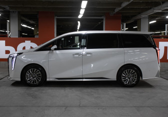 Подержанный автомобиль GAC M8 2024 года (8 фото)