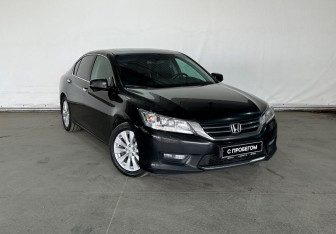 Подержанный автомобиль Honda Accord Sedan 2013 года (3 фото)