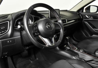 Подержанный автомобиль Mazda 3 Sedan 2014 года (11 фото)