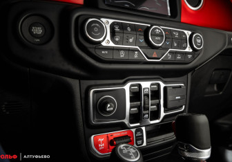 Новый Jeep Wrangler 2022 (17 фото)