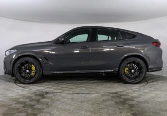 Подержанный автомобиль BMW X6 M 2022 года (6 фото)