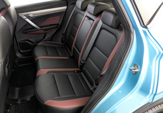 Подержанный автомобиль Geely Coolray 2023 года (18 фото)