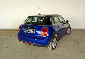Подержанный автомобиль MINI Hatch 2020 года (4 фото)