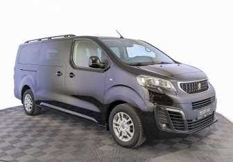 Подержанный автомобиль Peugeot Traveller 2018 года (3 фото)