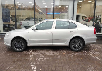 Подержанный автомобиль Skoda Octavia Liftback 2012 года (5 фото)