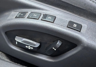 Подержанный автомобиль Volvo S80 2011 года (14 фото)