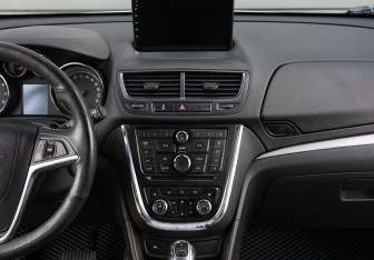 Подержанный автомобиль Opel Mokka 2014 года (15 фото)